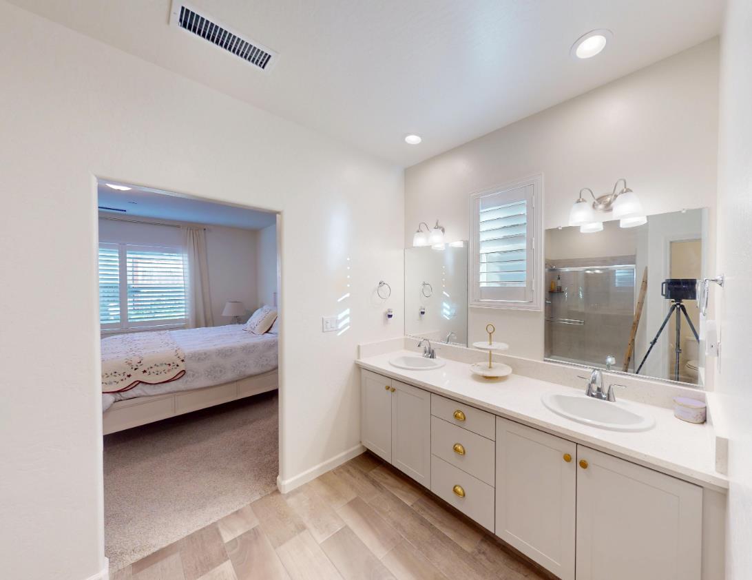 4245 Oak Knoll Rd, Madera, CA 93636