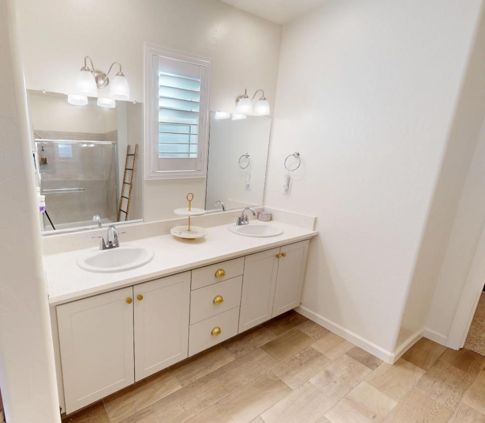 4245 Oak Knoll Rd, Madera, CA 93636