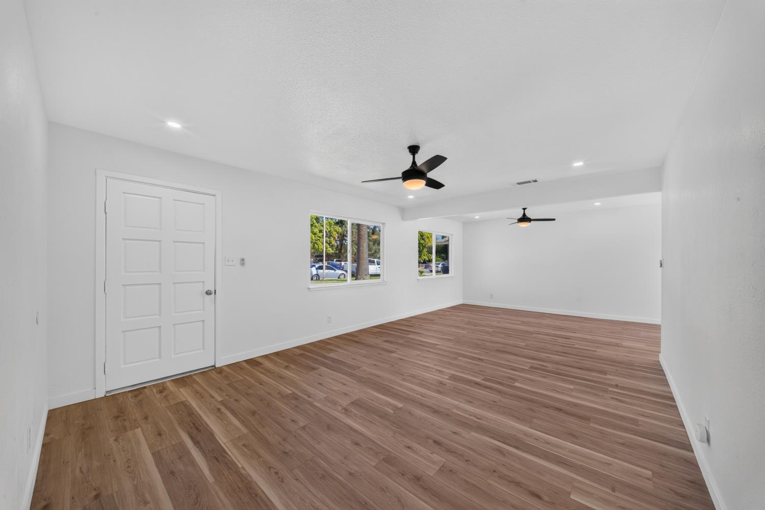 27366 Parkwood Ave, Madera, CA 93637