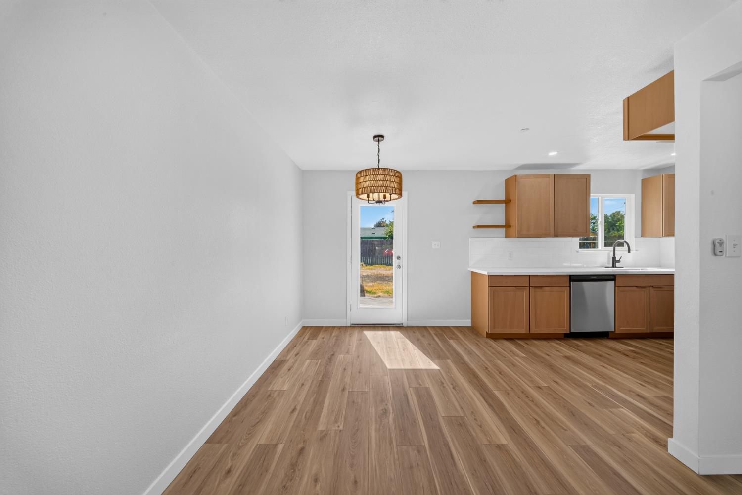 27366 Parkwood Ave, Madera, CA 93637