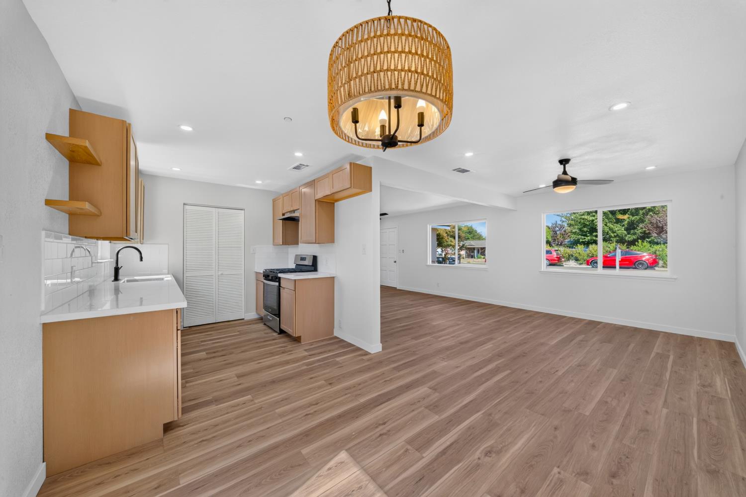 27366 Parkwood Ave, Madera, CA 93637