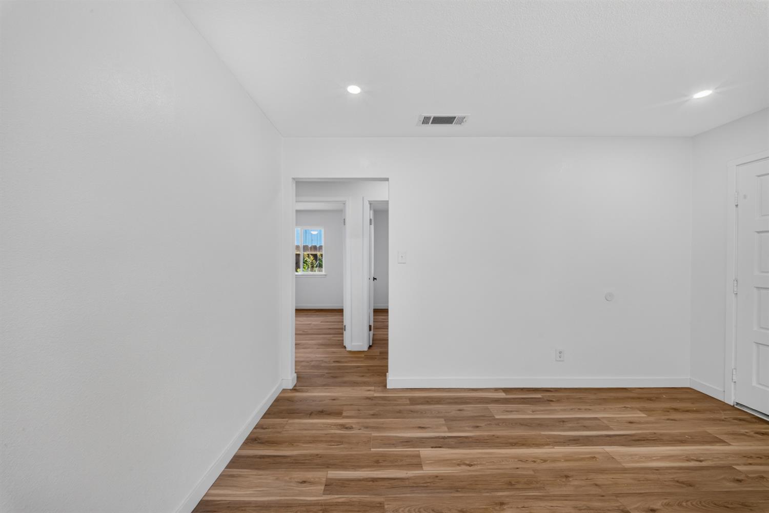 27366 Parkwood Ave, Madera, CA 93637