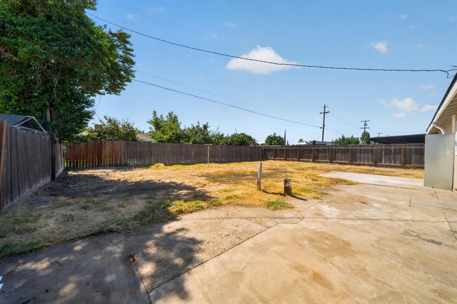 27366 Parkwood Ave, Madera, CA 93637