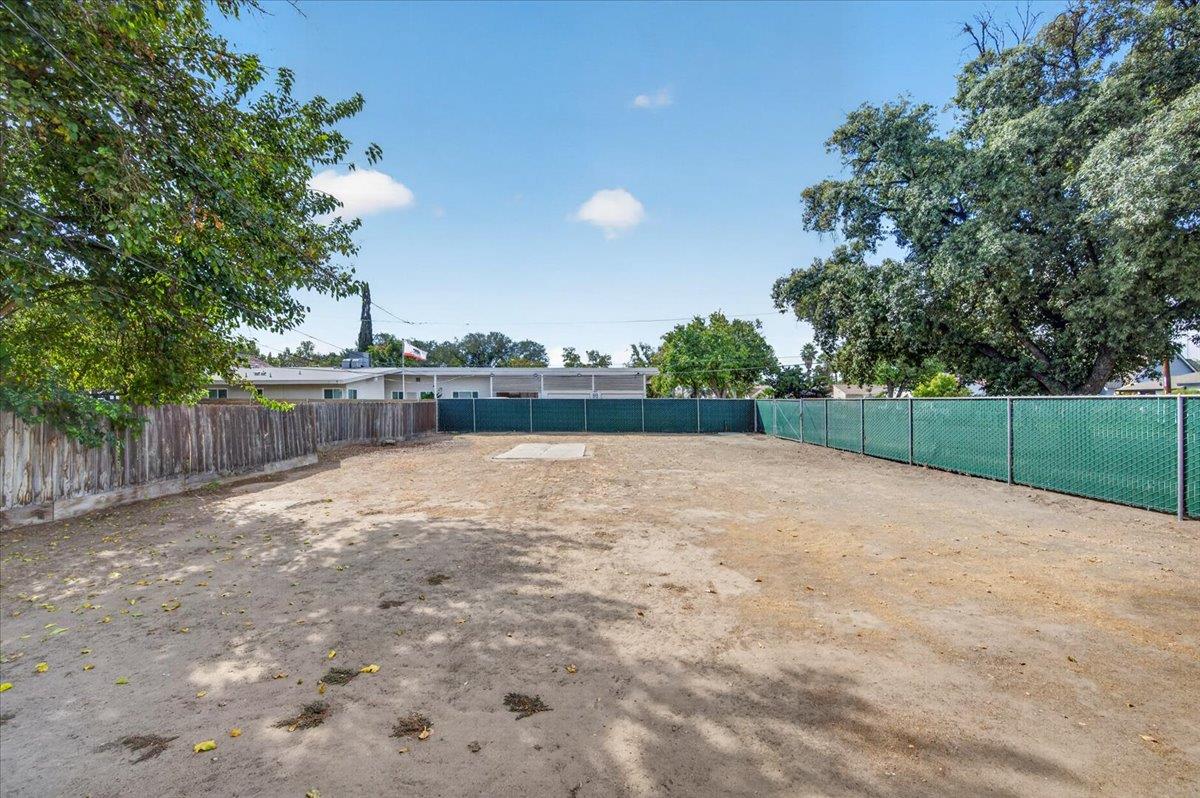 720 E Dudley Ave, Fresno, CA 93728