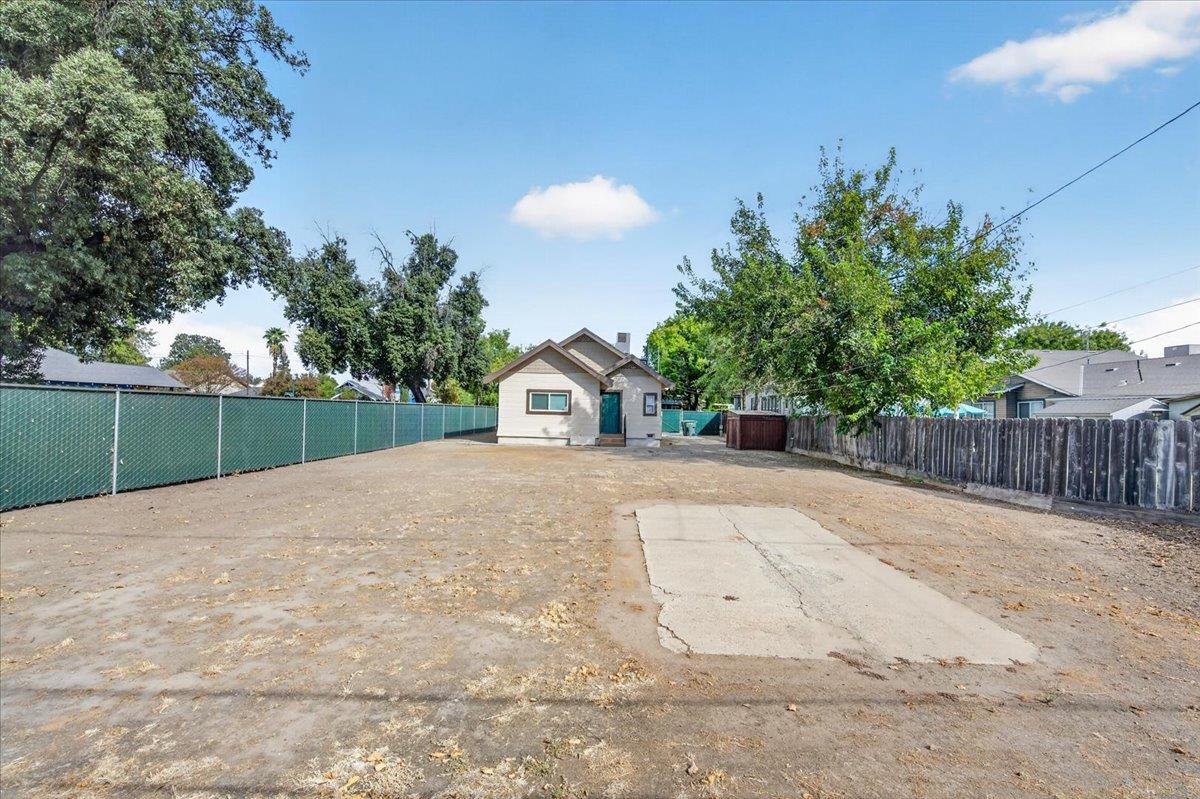 720 E Dudley Ave, Fresno, CA 93728