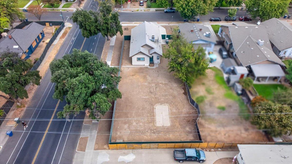 720 E Dudley Ave, Fresno, CA 93728