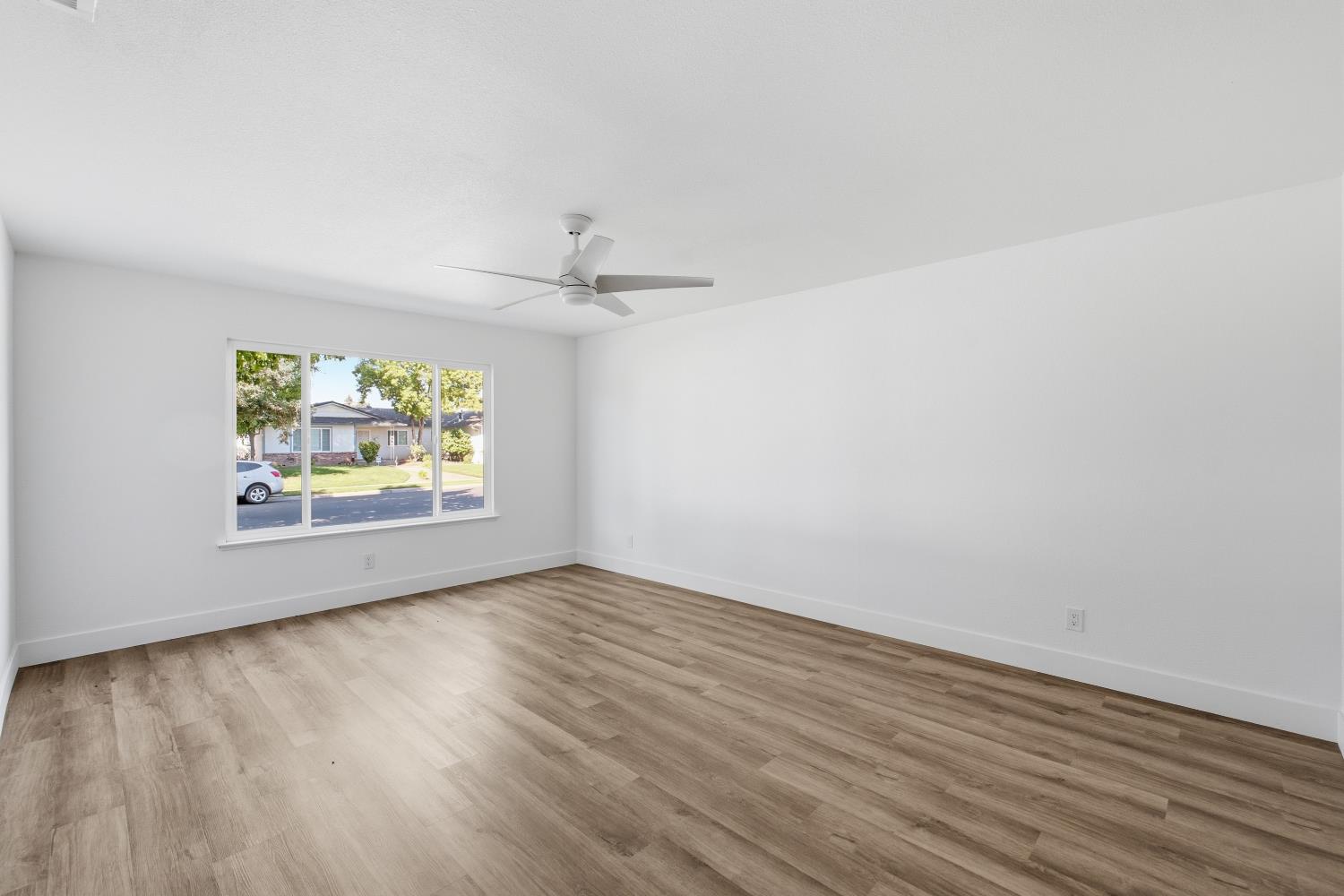 1553 W Palo Alto Ave, Fresno, CA 93711