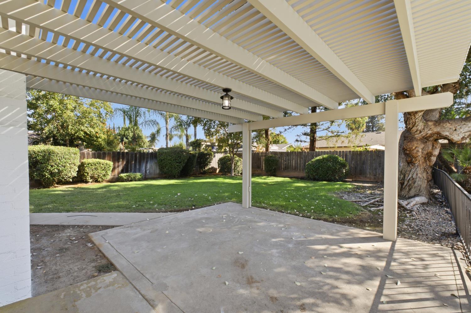 1553 W Palo Alto Ave, Fresno, CA 93711