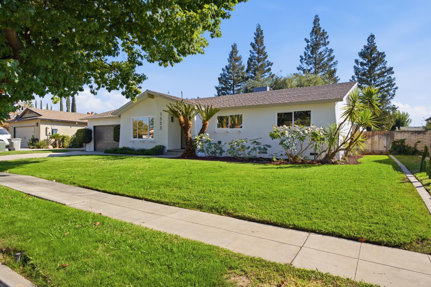 1553 W Palo Alto Ave, Fresno, CA 93711