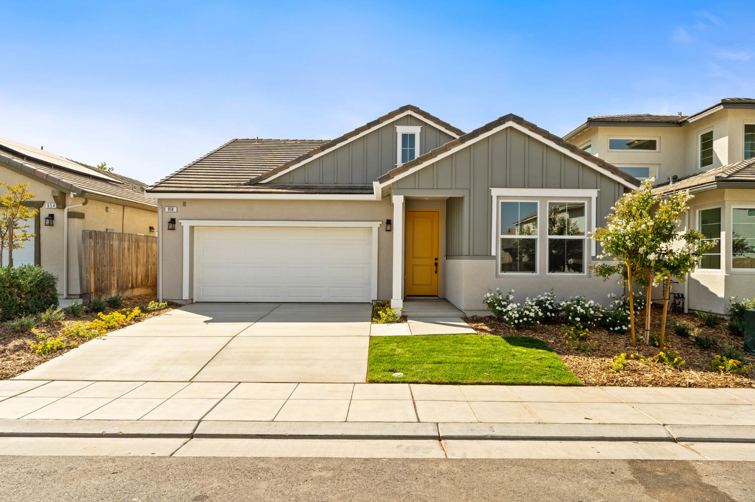 958 Ponderosa Way W, Madera, CA 93636