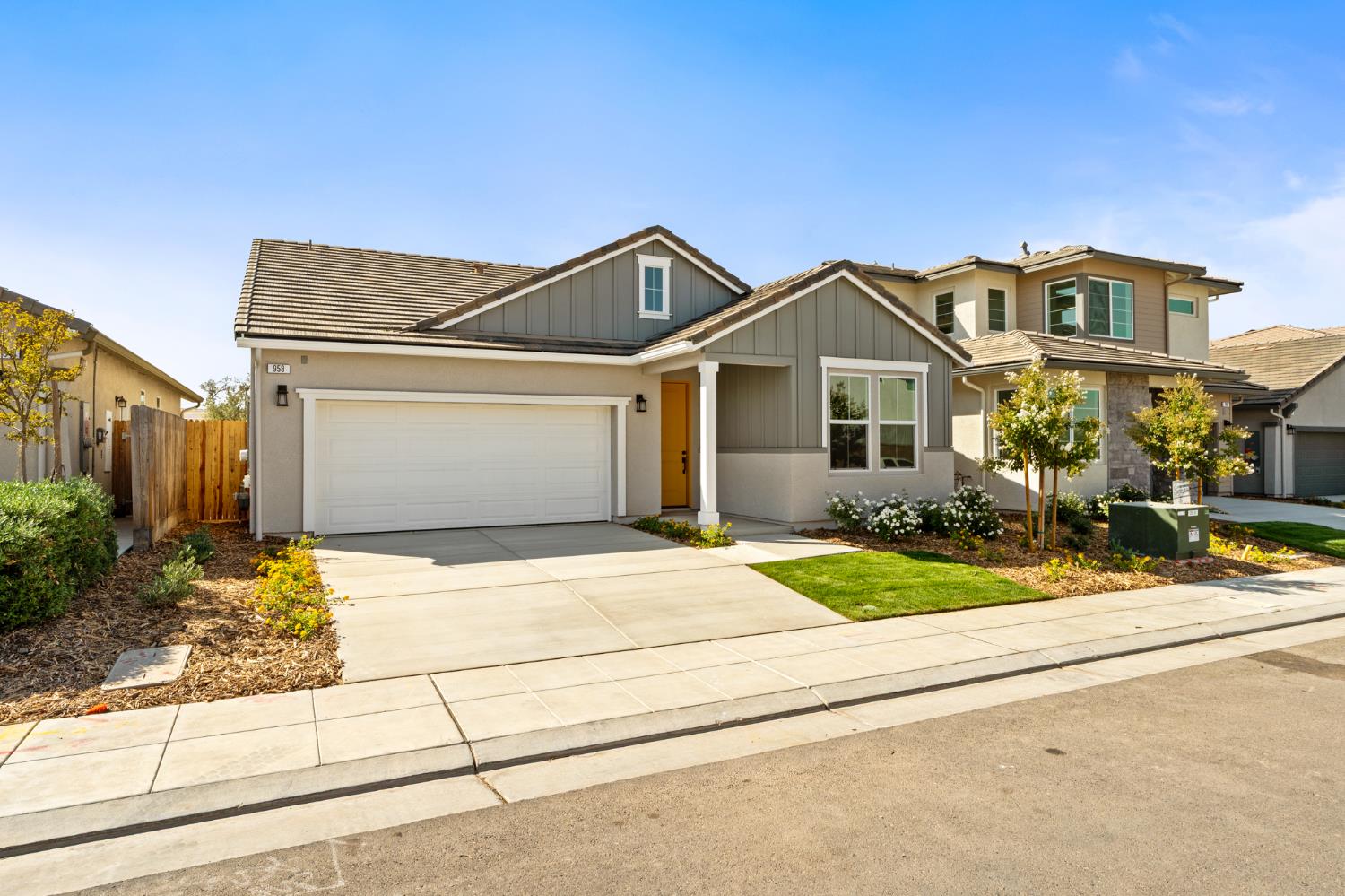 958 Ponderosa Way W, Madera, CA 93636