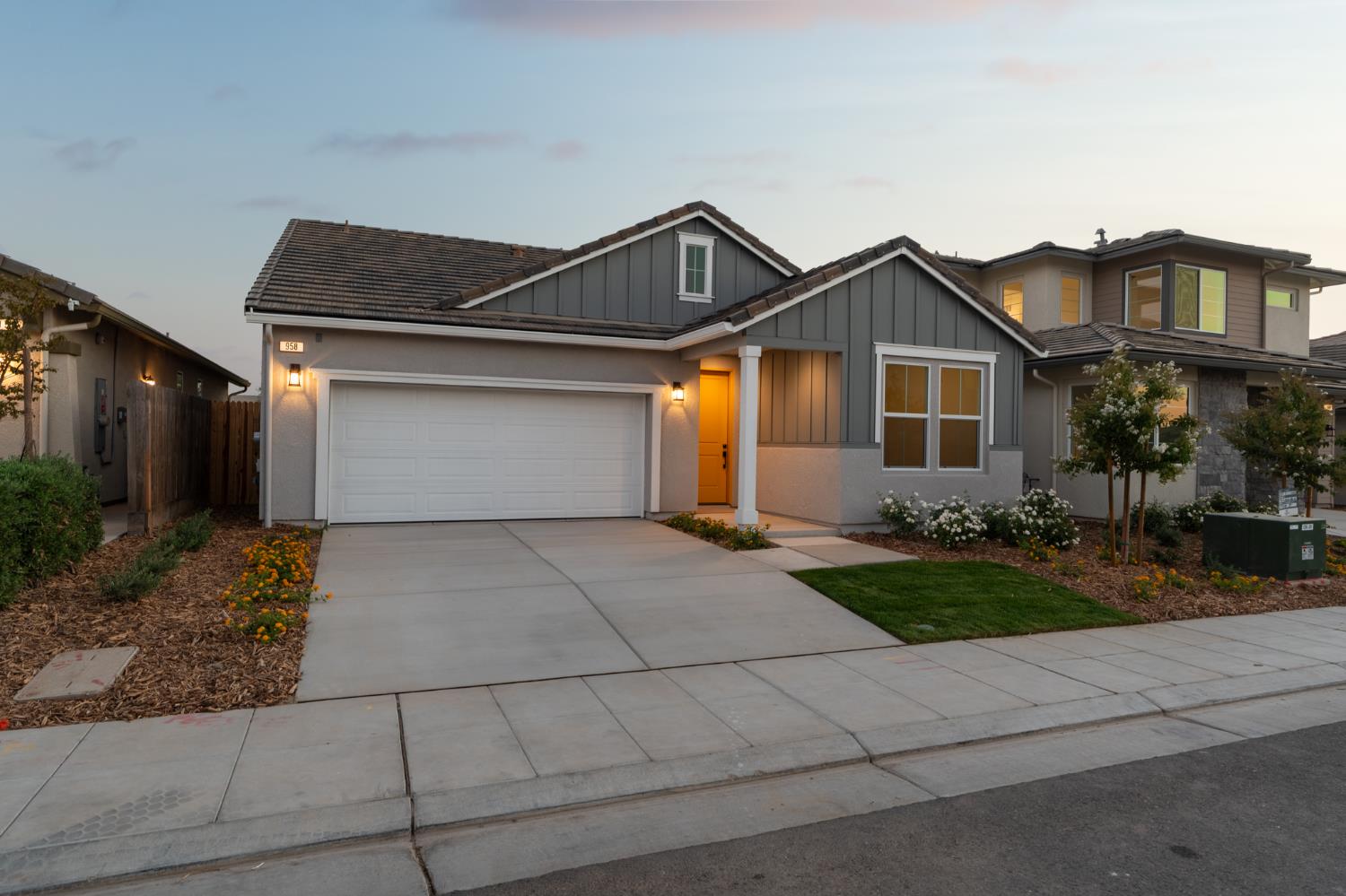958 Ponderosa Way W, Madera, CA 93636