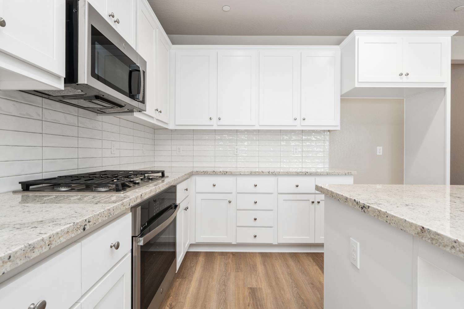 958 Ponderosa Way W, Madera, CA 93636