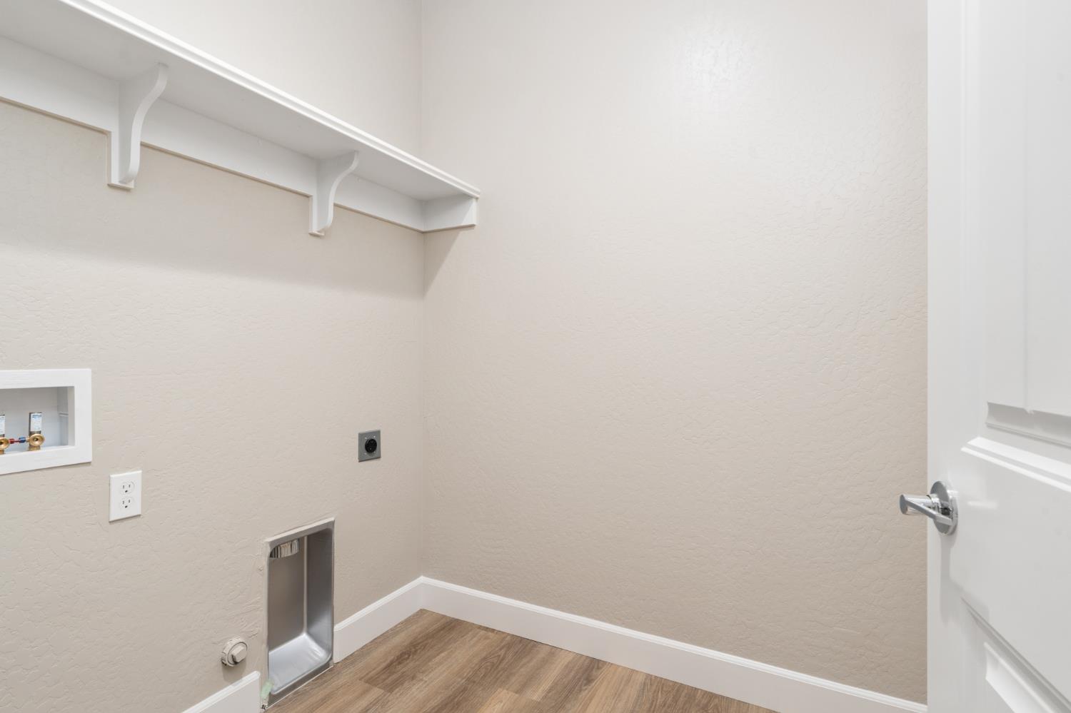 958 Ponderosa Way W, Madera, CA 93636