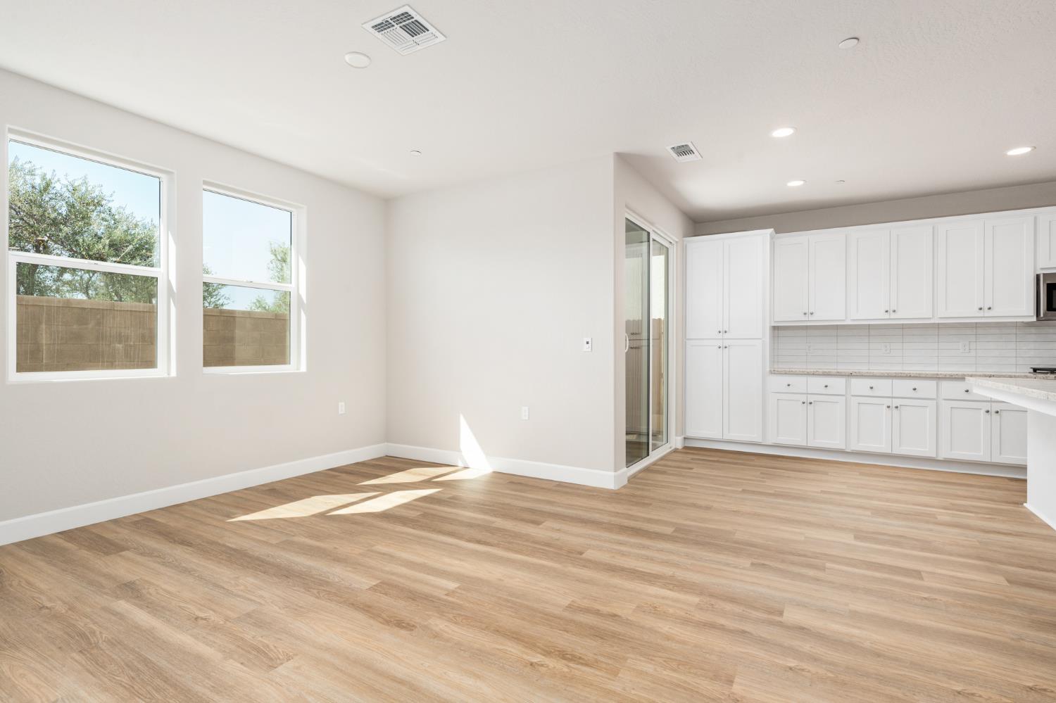 958 Ponderosa Way W, Madera, CA 93636