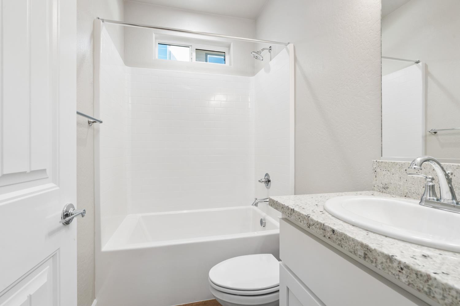958 Ponderosa Way W, Madera, CA 93636