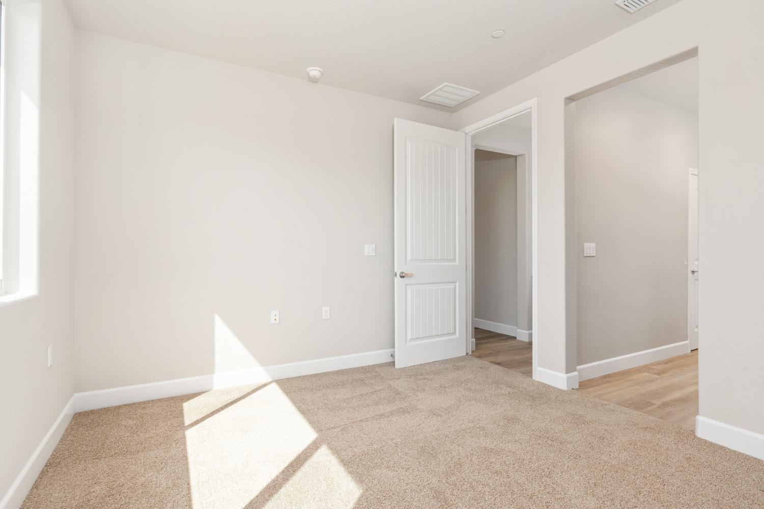 958 Ponderosa Way W, Madera, CA 93636