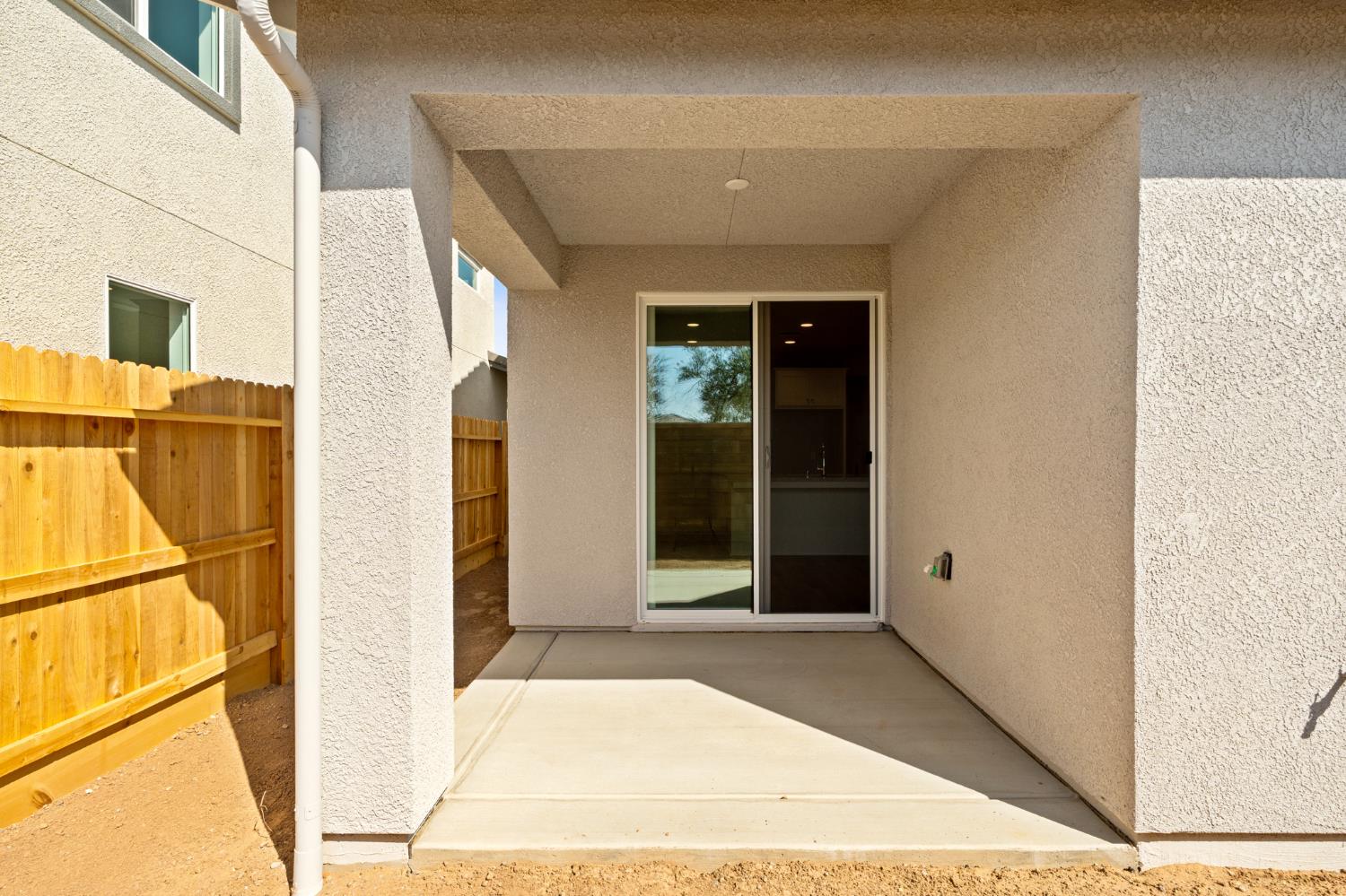 958 Ponderosa Way W, Madera, CA 93636