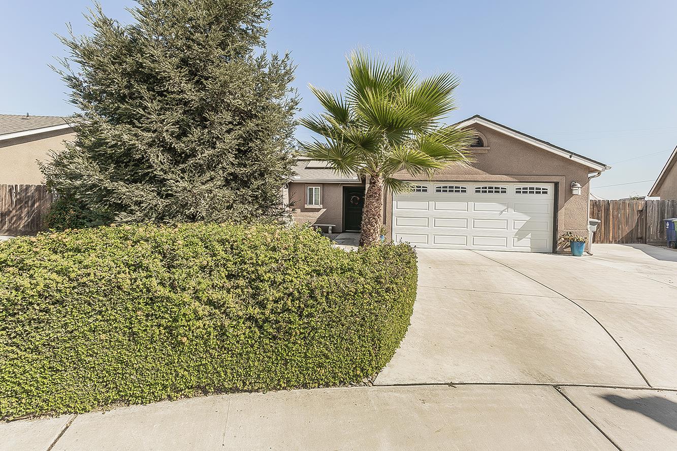 2070 Park Ave, Sanger, CA 93657