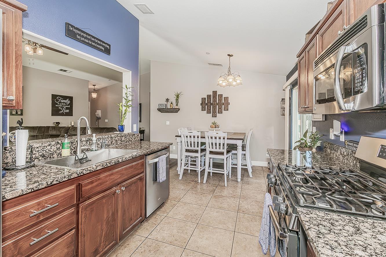 2070 Park Ave, Sanger, CA 93657