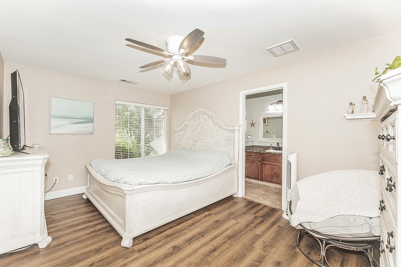 2070 Park Ave, Sanger, CA 93657
