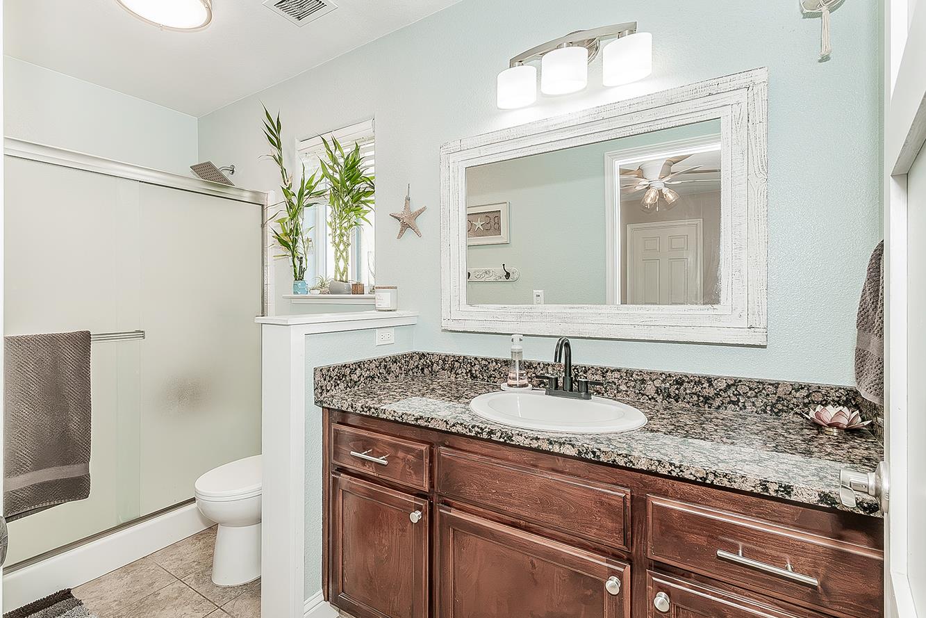 2070 Park Ave, Sanger, CA 93657