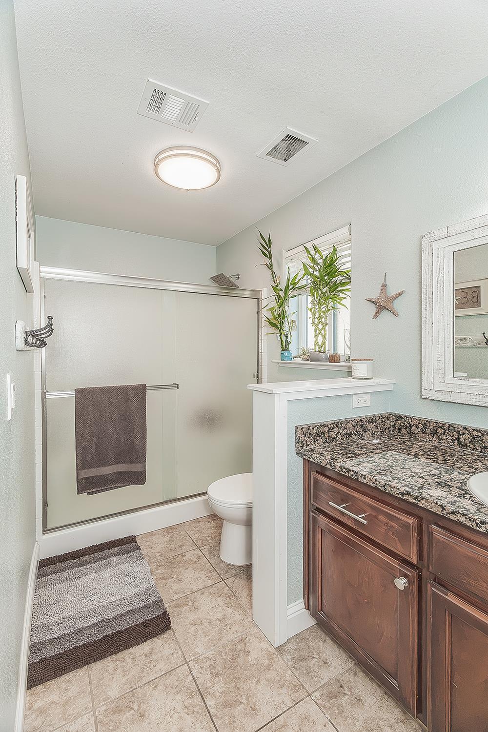 2070 Park Ave, Sanger, CA 93657