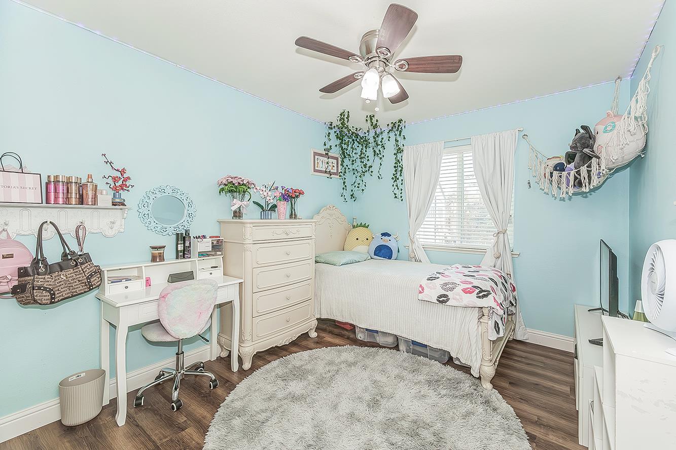 2070 Park Ave, Sanger, CA 93657