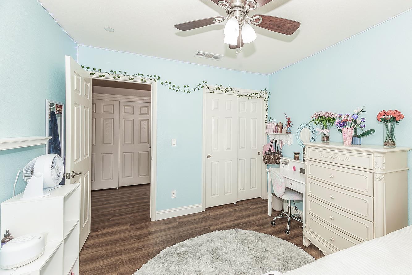 2070 Park Ave, Sanger, CA 93657