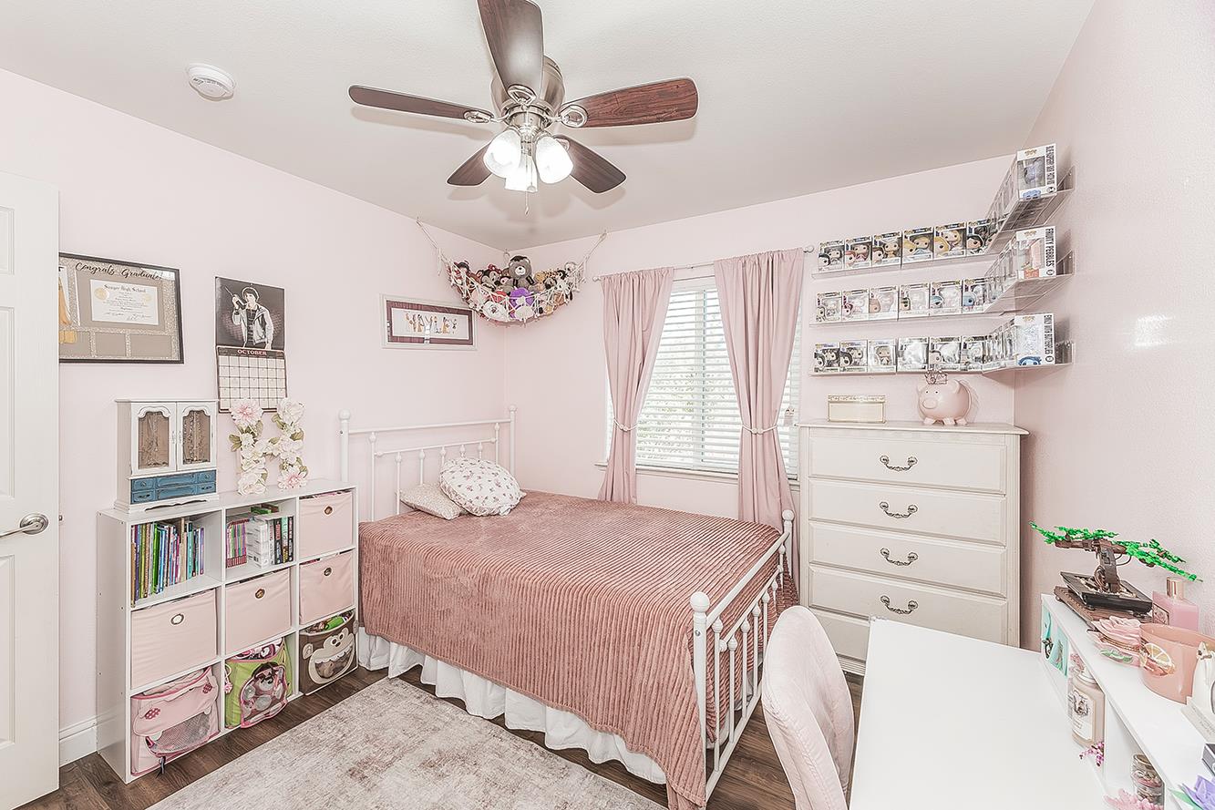2070 Park Ave, Sanger, CA 93657