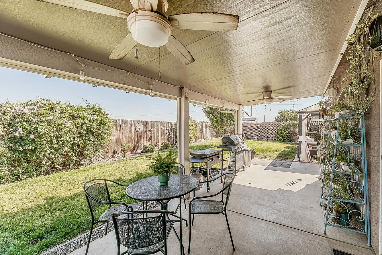 2070 Park Ave, Sanger, CA 93657