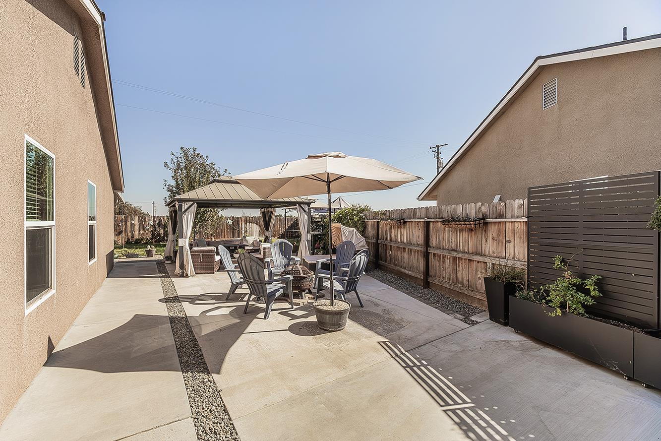 2070 Park Ave, Sanger, CA 93657
