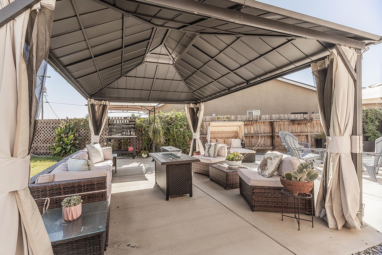 2070 Park Ave, Sanger, CA 93657
