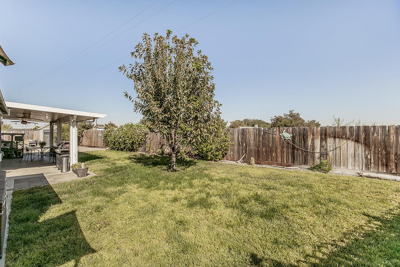 2070 Park Ave, Sanger, CA 93657
