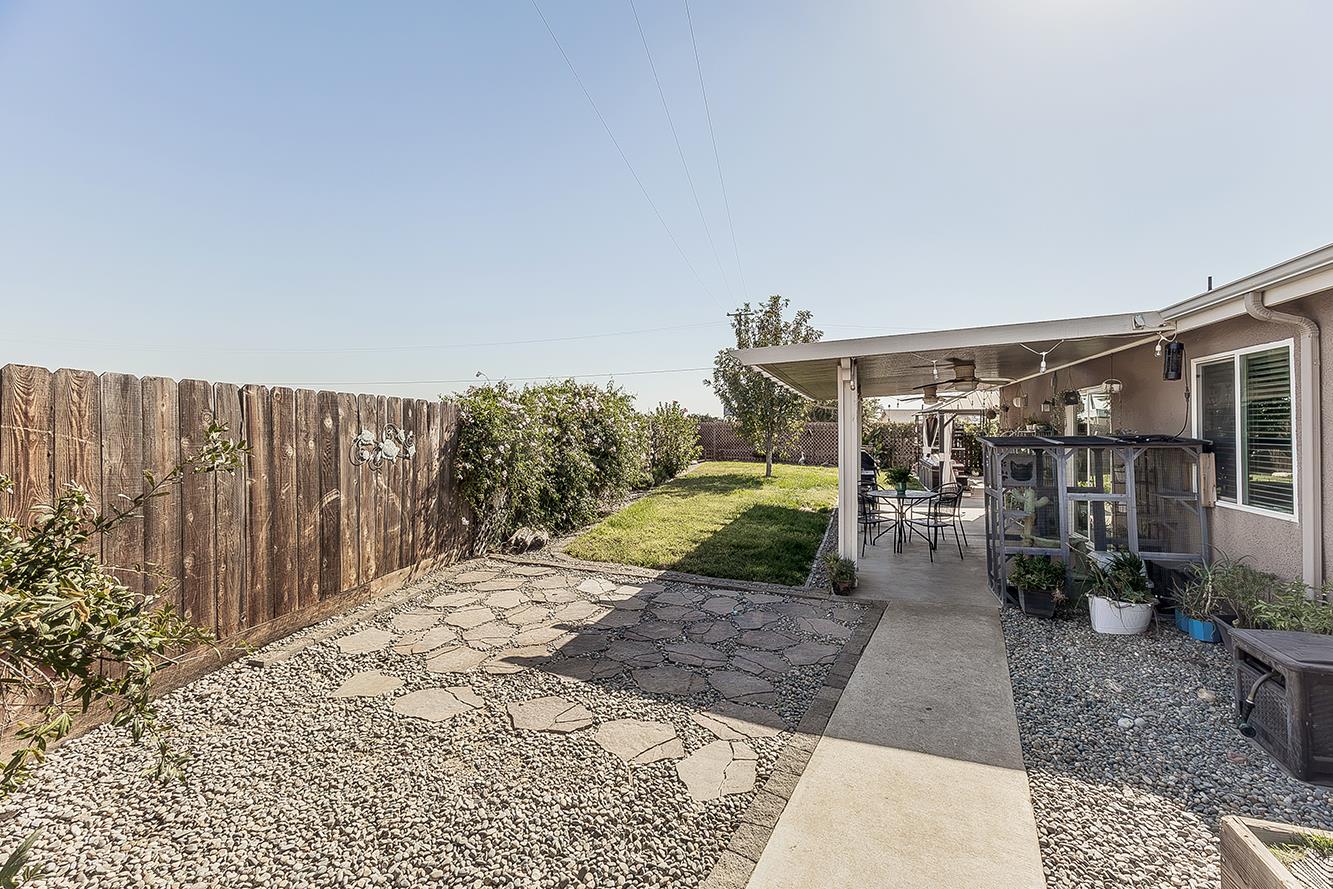 2070 Park Ave, Sanger, CA 93657