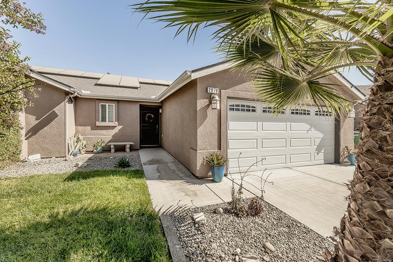 2070 Park Ave, Sanger, CA 93657
