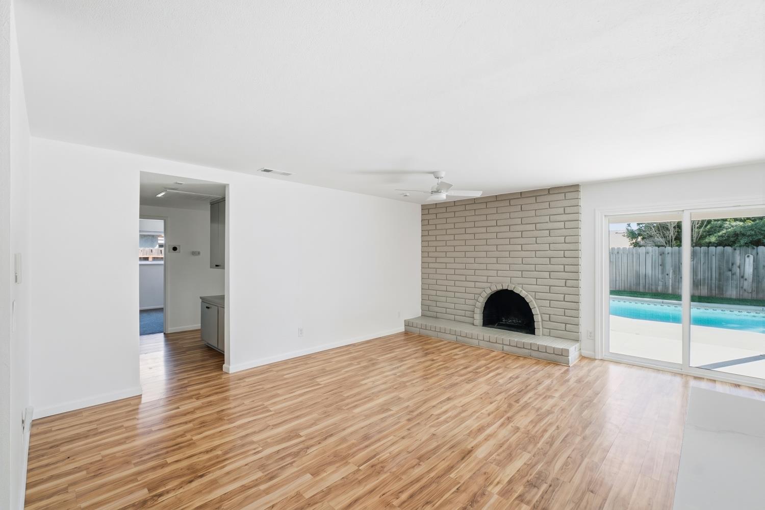 271 W Paul Ave, Fresno, CA 93704