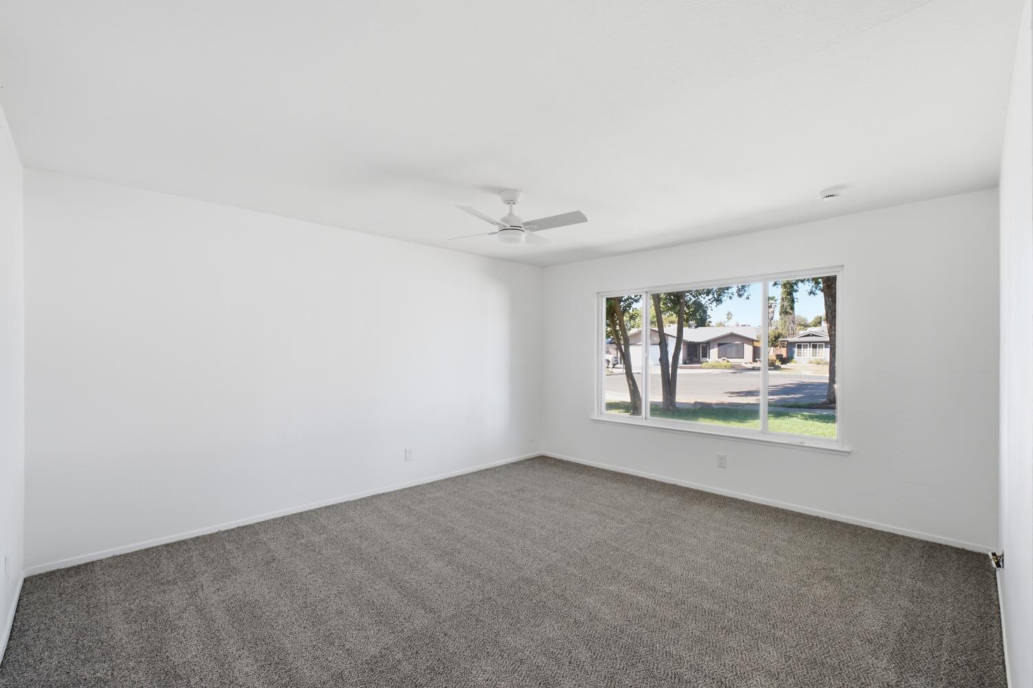 271 W Paul Ave, Fresno, CA 93704