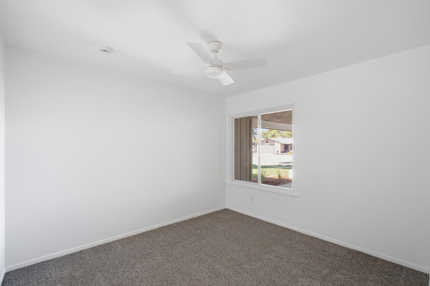 271 W Paul Ave, Fresno, CA 93704