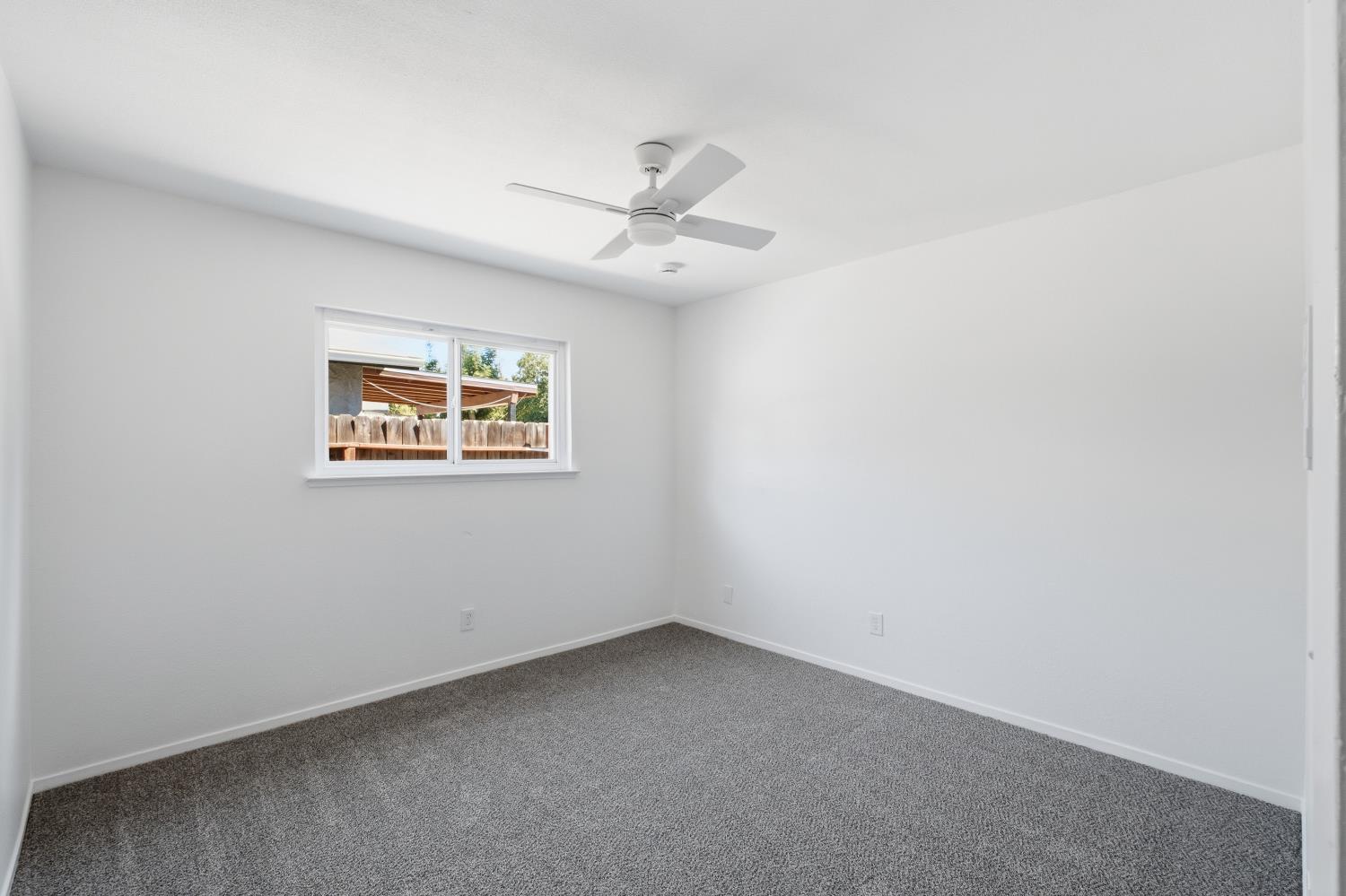 271 W Paul Ave, Fresno, CA 93704