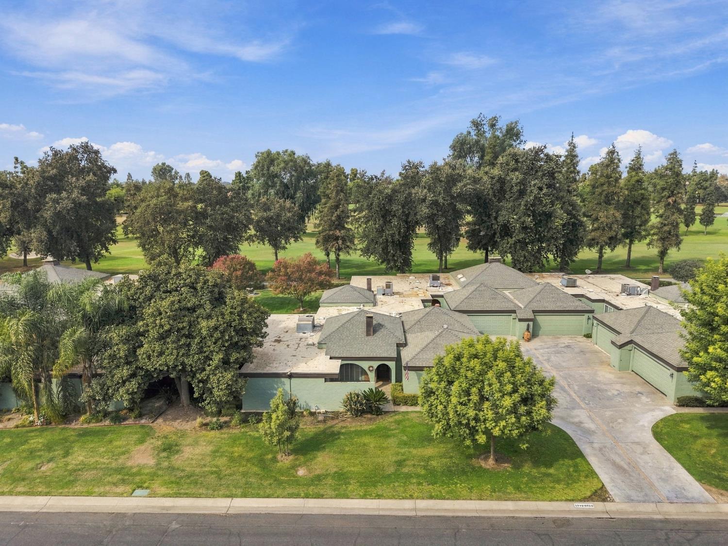 2950 W Border Links Dr, Visalia, CA 93291