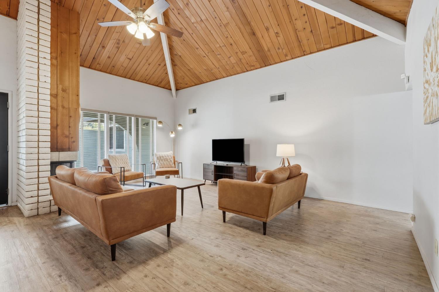 2950 W Border Links Dr, Visalia, CA 93291