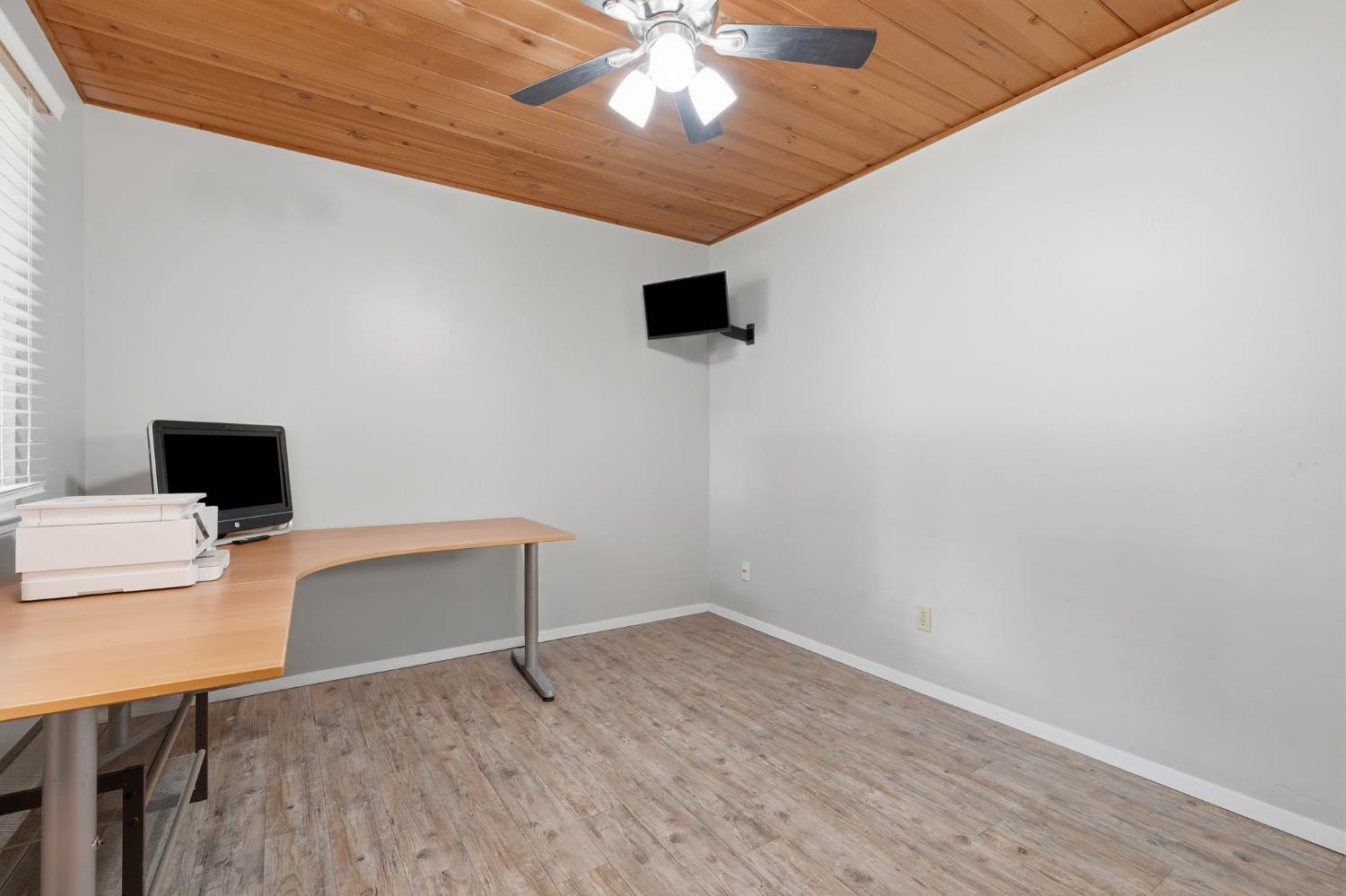 2950 W Border Links Dr, Visalia, CA 93291