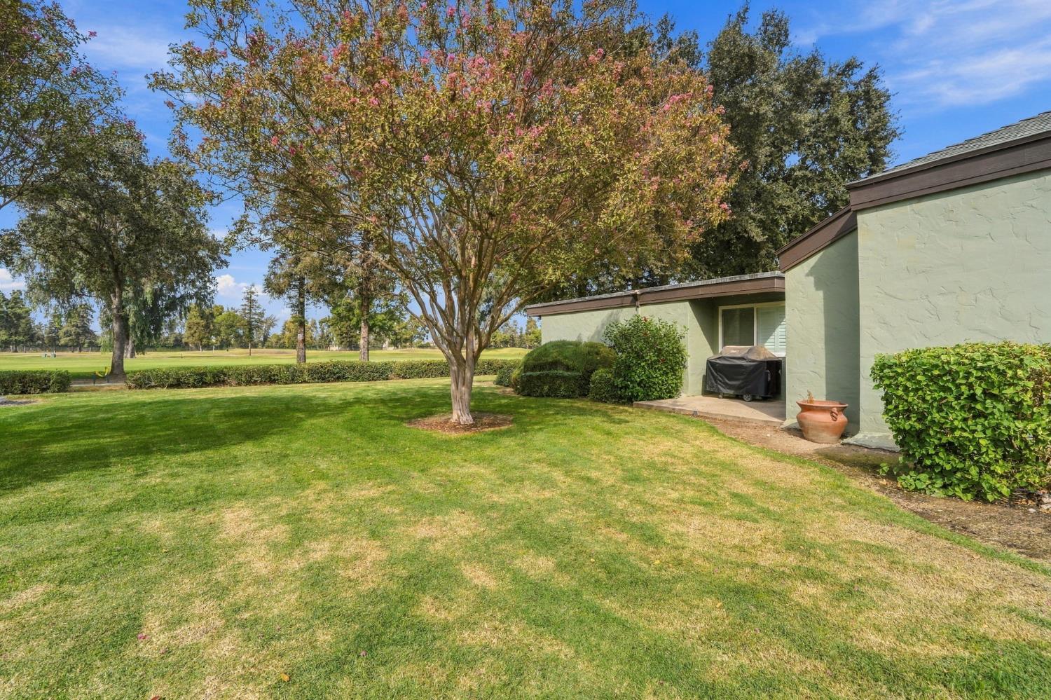 2950 W Border Links Dr, Visalia, CA 93291