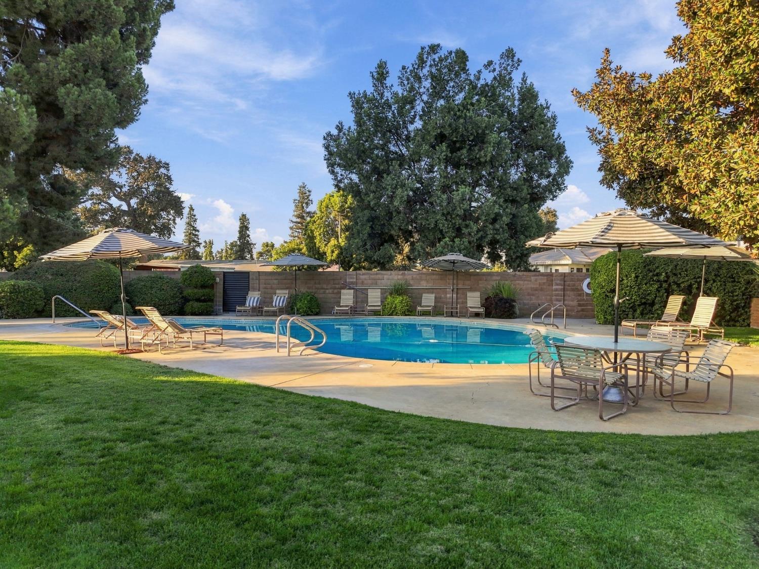 2950 W Border Links Dr, Visalia, CA 93291