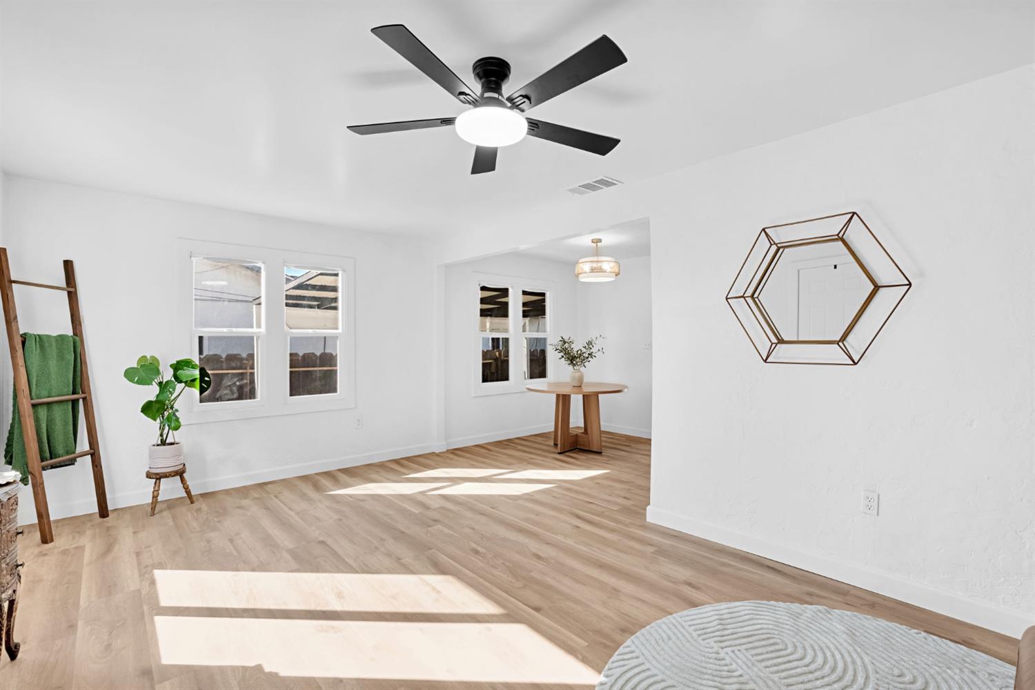 11436 Jones St, Hanford, CA 93230