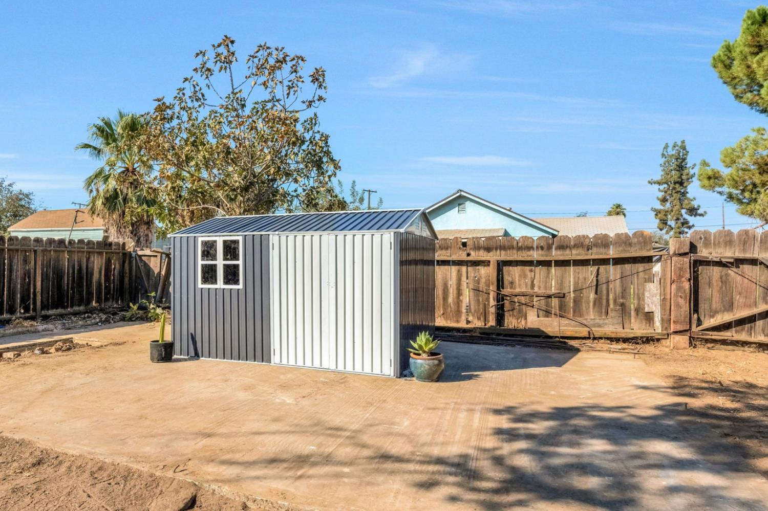 11436 Jones St, Hanford, CA 93230