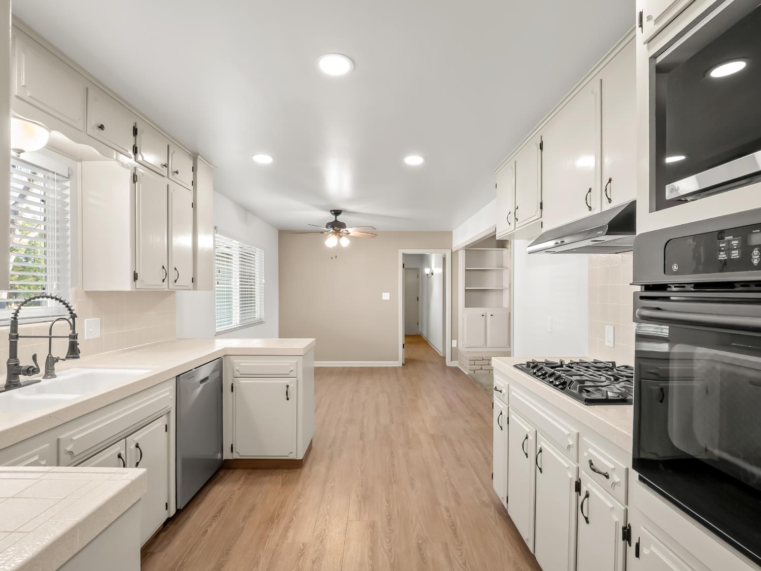 6167 N Millbrook Ave, Fresno, CA 93710
