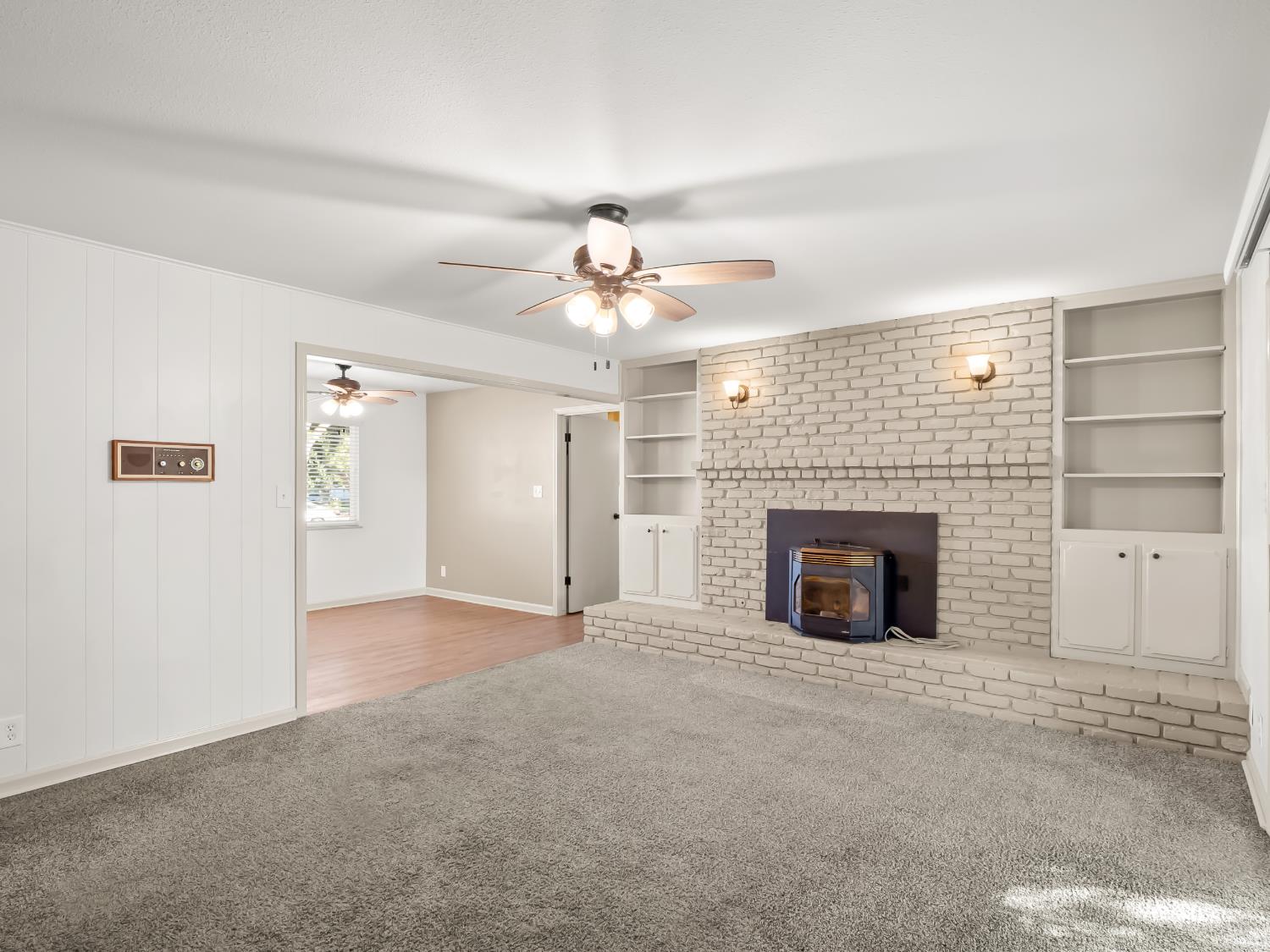 6167 N Millbrook Ave, Fresno, CA 93710