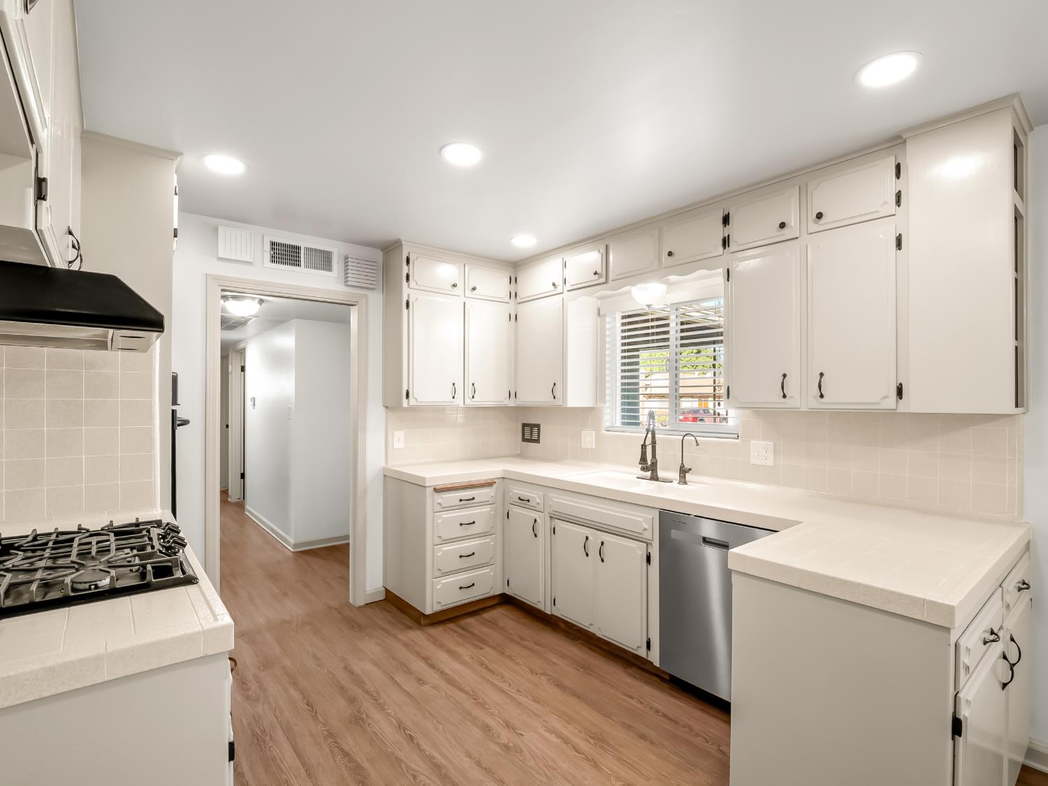 6167 N Millbrook Ave, Fresno, CA 93710